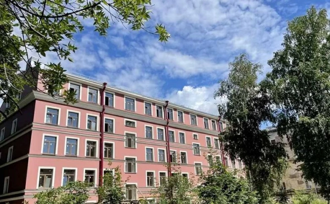 Купить Студию у метро Нарвская в Санкт-Петербурге. Вариант № 7601157, 4, площадь -  квм, цена 6990000 рублей