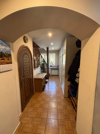 Купить многокомнатную квартиру на улице Бабушкина в Улан-Удэ. Вариант № 5921709, 10, площадь -  квм, цена 20000000 рублей