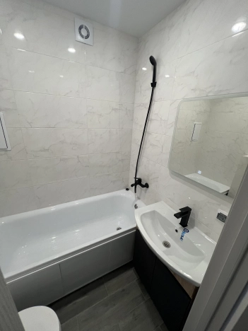 Купить трехкомнатную квартиру в Микрорайоне ВРЗ, Барнаул в Барнауле. Вариант № 2150463, 20, площадь -  квм, цена 5990000 рублей