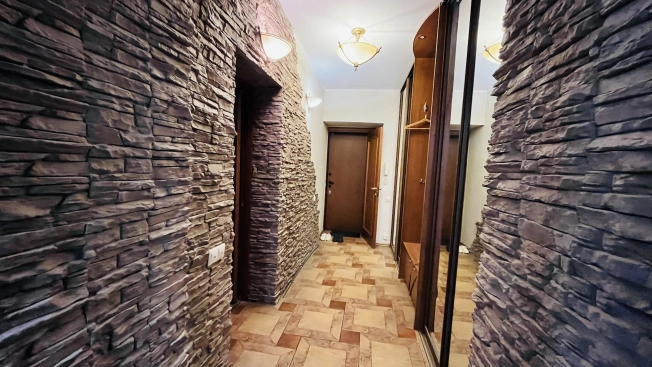 Купить квартиру на вторичке в Уфе. Вариант № 44039, 35, площадь -  квм, цена 18500000 рублей