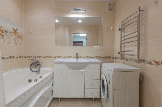 Купить двухкомнатную квартиру на улице Майская в Вологодской области. Вариант № 5447817, 12, площадь -  квм, цена 7900000 рублей