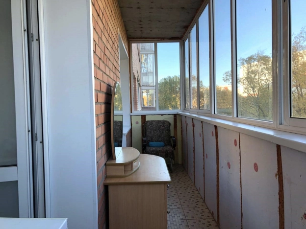 Купить однокомнатную квартиру в Омске. Вариант № 14967, 9, площадь -  квм, цена 4950000 рублей