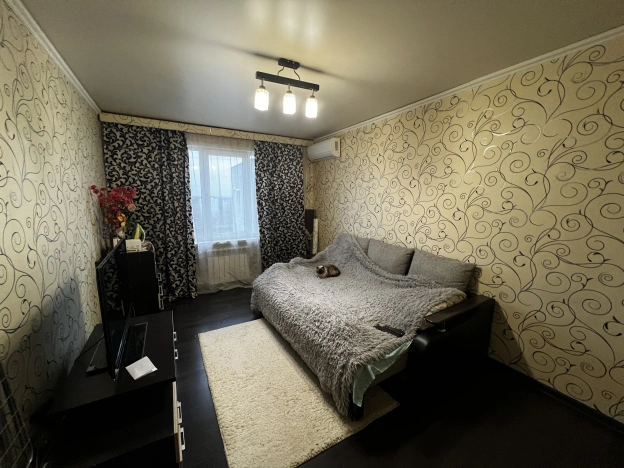 Купить квартиру на вторичке на улице Южно-Моравская в Воронеже. Вариант № 19455, 1, площадь -  квм, цена 3899000 рублей