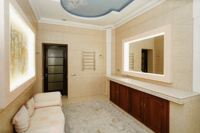 Купить дом в Омске. Вариант № 1418502, 9, площадь -  квм, цена 69000000 рублей