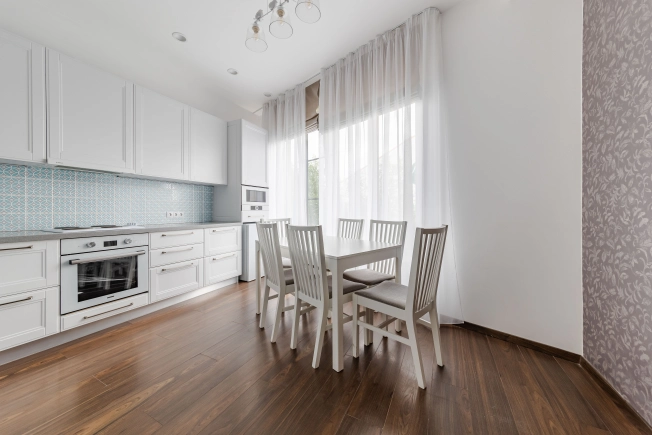 Купить квартиру на вторичке у метро Беговая в Санкт-Петербурге. Вариант № 956858, 3, площадь -  квм, цена 16300000 рублей