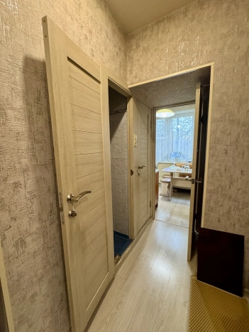 Купить трехкомнатную квартиру на улице Саларьевская в Москве. Вариант № 10597374, 5, площадь - квм, цена 19000000 рублей