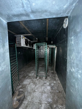 Купить коммерческую недвижимость в Элисте. Вариант № 7281, 24, площадь -  квм, цена 19000000 рублей