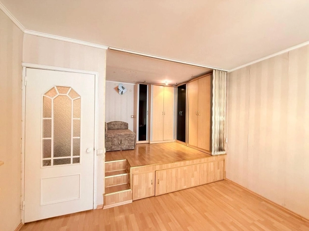 Купить квартиру в Москве. Вариант № 8303315, 6, площадь -  квм, цена 12000000 рублей