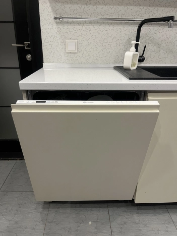 Купить трехкомнатную квартиру в Сыктывкаре. Вариант № 10253516, 3, площадь -  квм, цена 8999000 рублей