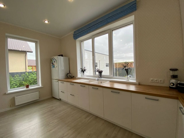 Купить дом в Микрорайоне Прометей, Октябрьский в Октябрьском. Вариант № 10335316, 7, площадь -  квм, цена 15900000 рублей