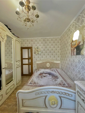 Купить трехкомнатную квартиру в Краснодарском крае. Вариант № 6627767, 13, площадь -  квм, цена 8800000 рублей