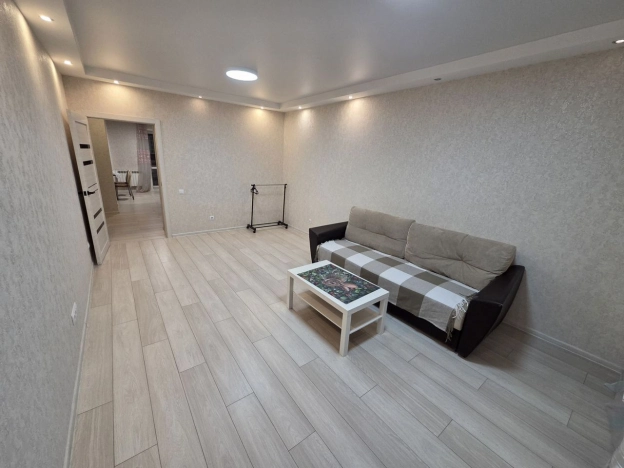 Снять двухкомнатную квартиру в Новосибирске. Вариант № 9430753, 10, площадь -  квм, цена 45000 рублей