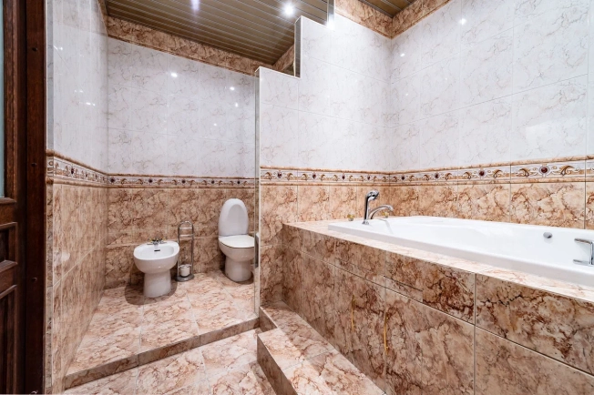 Купить пятикомнатную квартиру в Санкт-Петербурге. Вариант № 10011179, 16, площадь -  квм, цена 35000000 рублей