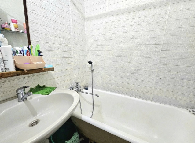 Купить трехкомнатную квартиру в Микрорайоне 29-й, Ангарск в Ангарске. Вариант № 305376, 9, площадь -  квм, цена 6000000 рублей