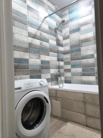 Купить квартиру в Краснодаре. Вариант № 9698389, 5, площадь -  квм, цена 3730000 рублей