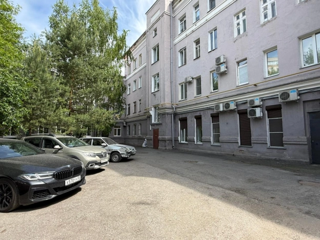 Купить четырехкомнатную квартиру в Омске. Вариант № 5503, 29, площадь -  квм, цена 13900000 рублей