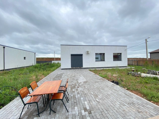 Купить дом в Микрорайоне Прометей, Октябрьский в Октябрьском. Вариант № 9295, 3, площадь -  квм, цена 15990000 рублей