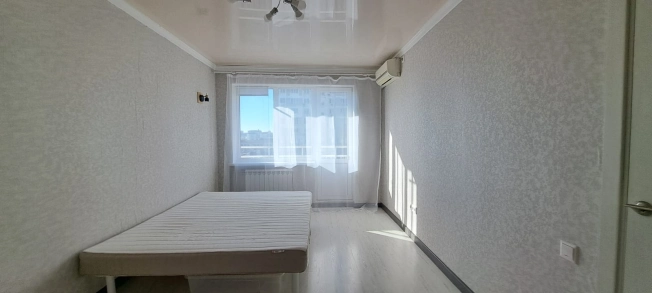 Купить однокомнатную квартиру в Новороссийске. Вариант № 5921628, 8, площадь -  квм, цена 5800000 рублей