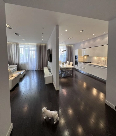 Купить трехкомнатную квартиру в Ростовской области. Вариант № 8428443, 0, площадь -  квм, цена 23000000 рублей