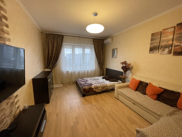 Снять квартиру в Калининграде. Вариант № 9712496, 6, площадь -  квм, цена 35000 рублей