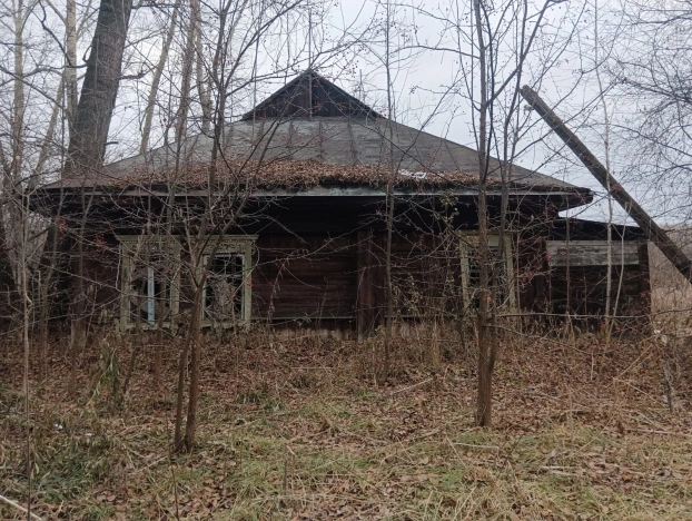 Купить дом на улице Набережная в Тюменской области. Вариант № 55828, 4, площадь -  квм, цена 500000 рублей