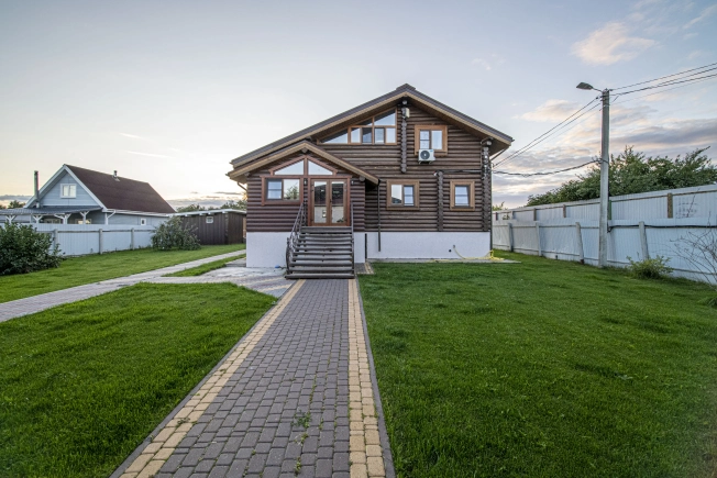 Купить дом на улице Ветеранов в Нижегородской области. Вариант № 2635348, 0, площадь -  квм, цена 18000000 рублей