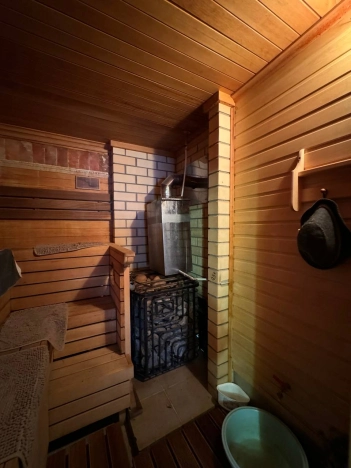 Купить дом в Микрорайоне Прометей, Октябрьский в Октябрьском. Вариант № 4837, 19, площадь -  квм, цена 11000000 рублей