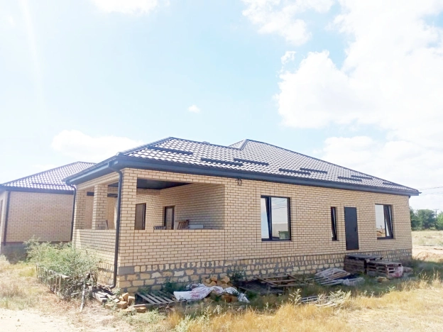 Купить дом на улице проспект имени Петра Анацкого в Элисте. Вариант № 2988843, 2, площадь -  квм, цена 8300000 рублей