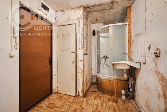 Купить однокомнатную квартиру на улице Героев Сибиряков в Воронеже. Вариант № 5469056, 13, площадь -  квм, цена 2300000 рублей