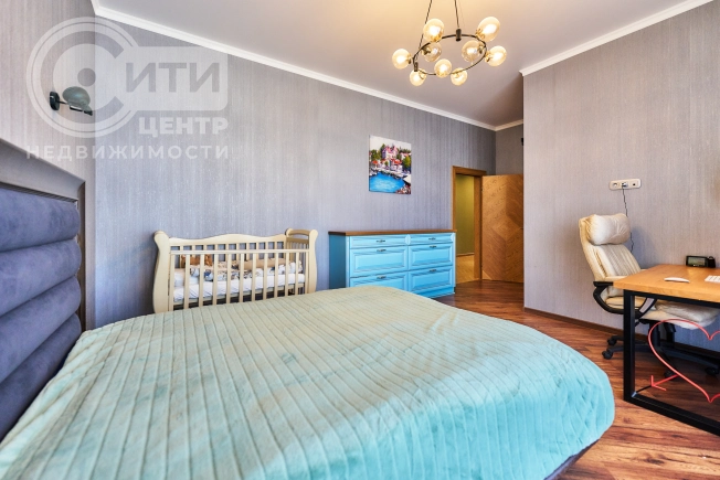 Купить квартиру на вторичке на улице Маршала Вершинина в Воронежской области. Вариант № 33628, 5, площадь -  квм, цена 15800000 рублей