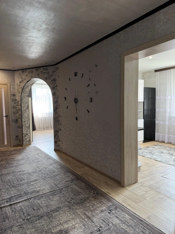 Купить дом на улице Садовая в Алтайском крае. Вариант № 53986, 3, площадь -  квм, цена 6970000 рублей