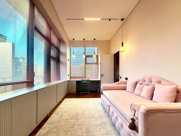 Купить таунхаус в Москве. Вариант № 2990979, 16, площадь -  квм, цена 109000000 рублей