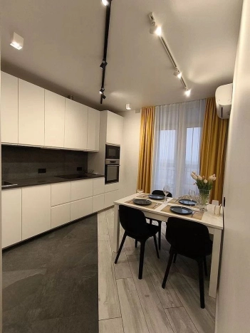 Купить двухкомнатную квартиру в Ростовской области. Вариант № 6060010, 0, площадь -  квм, цена 12500000 рублей