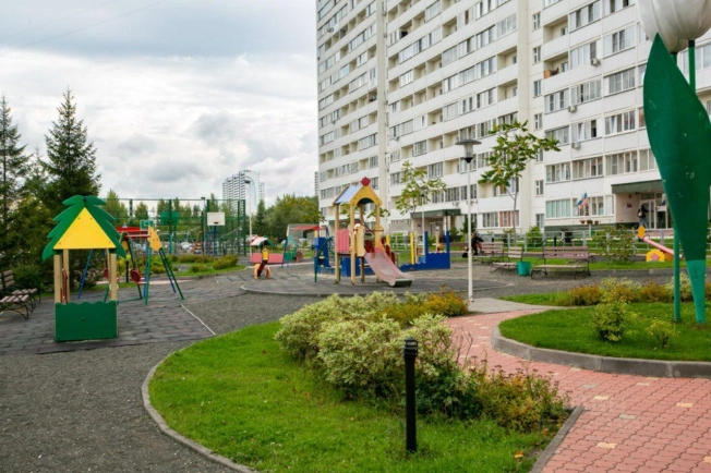 Купить трехкомнатную квартиру в Новосибирске. Вариант № 8083508, 17, площадь -  квм, цена 7800000 рублей