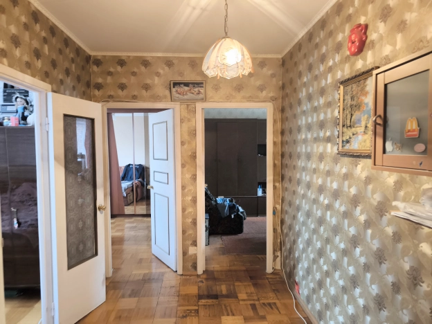 Купить трехкомнатную квартиру в ЮВАО в Москве. Вариант № 2542790, 6, площадь -  квм, цена 15800000 рублей