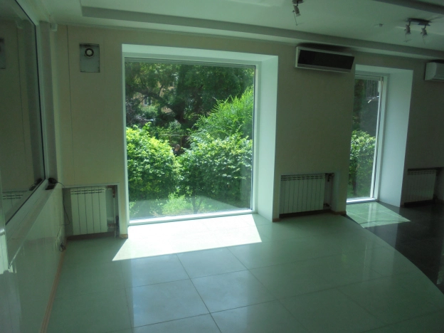 Снять коммерческую недвижимость в Омске. Вариант № 60486, 2, площадь -  квм, цена 100000 рублей