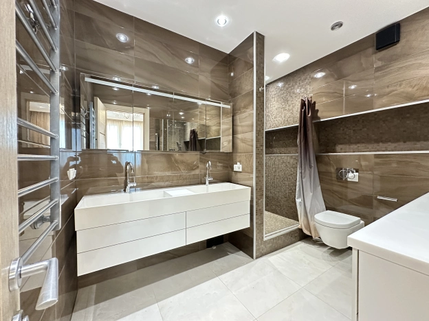 Купить четырехкомнатную квартиру в районе Сокол в Москве. Вариант № 32658, 26, площадь -  квм, цена 40000000 рублей