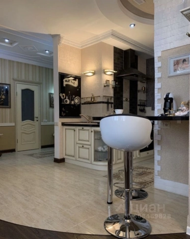 Купить двухкомнатную квартиру в районе Кировский в Ростове-на-Дону. Вариант № 42317, 18, площадь -  квм, цена 13500000 рублей