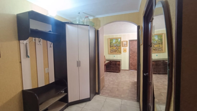 Купить трехкомнатную квартиру в Ростовской области. Вариант № 2823943, 7, площадь -  квм, цена 4730000 рублей