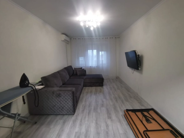 Купить трехкомнатную квартиру в Микрорайоне 8-й, Элиста в Элисте. Вариант № 31426, 1, площадь -  квм, цена 6000000 рублей