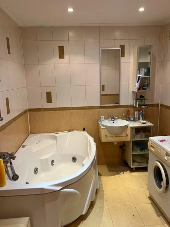 Купить двухкомнатную квартиру в районе Кировский в Ростове-на-Дону. Вариант № 2665447, 4, площадь -  квм, цена 7200000 рублей