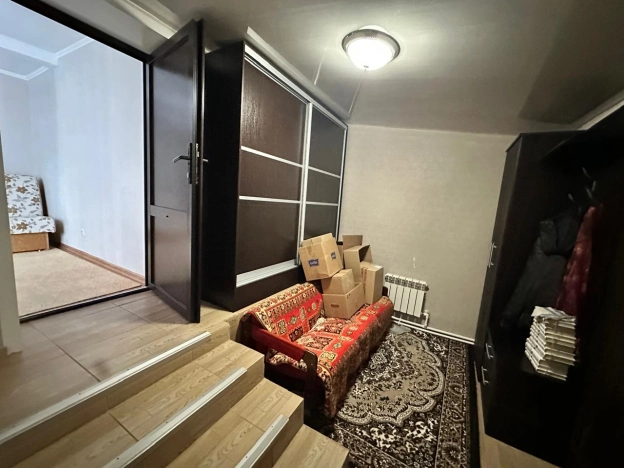 Купить дом в районе Юго-Западный в Элисте. Вариант № 28702, 10, площадь -  квм, цена 9500000 рублей