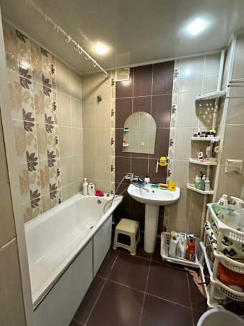 Купить трехкомнатную квартиру на улице Герасименко в Элисте. Вариант № 13021, 7, площадь - квм, цена 8200000 рублей