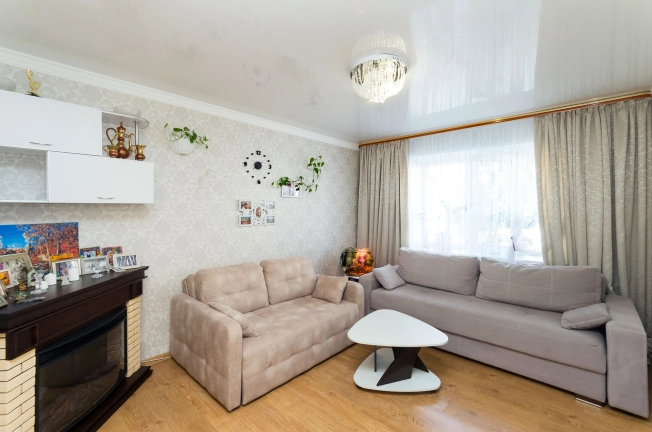 Купить двухкомнатную квартиру в Микрорайоне Менделеево, Тобольск в Тобольске. Вариант № 10208, 0, площадь -  квм, цена 3500000 рублей