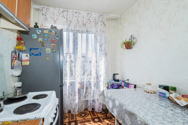 Купить четырехкомнатную квартиру в районе Дзержинский в Новосибирске. Вариант № 5985, 2, площадь - квм, цена 5390000 рублей