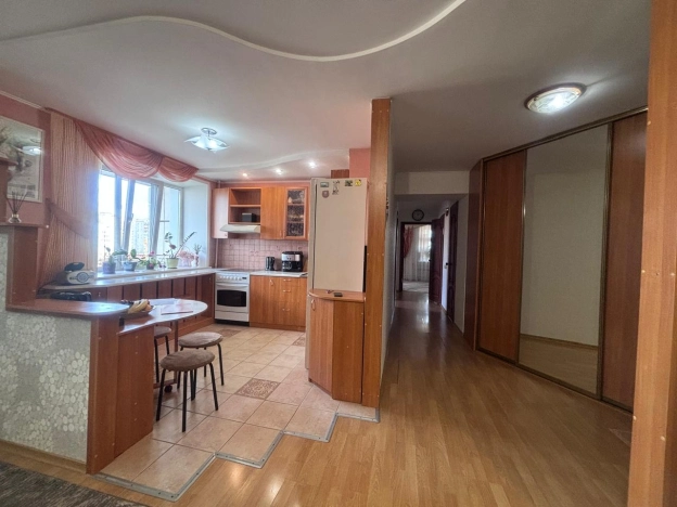 Купить квартиру у метро Аметьево в Казани. Вариант № 6695359, 3, площадь -  квм, цена 13150000 рублей