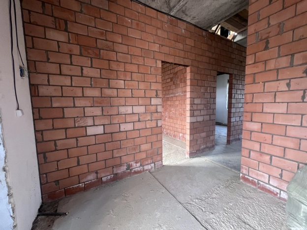 Купить трехкомнатную квартиру в Сыктывкаре. Вариант № 4159025, 5, площадь -  квм, цена 8500000 рублей