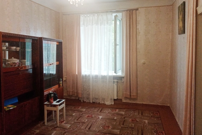 Купить трехкомнатную квартиру на улице Молодогвардейская в Омске. Вариант № 18174, 9, площадь -  квм, цена 4285000 рублей