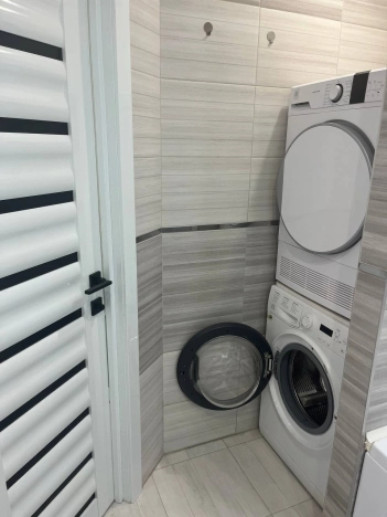 Купить двухкомнатную квартиру в Омске. Вариант № 3264181, 4, площадь -  квм, цена 6900000 рублей