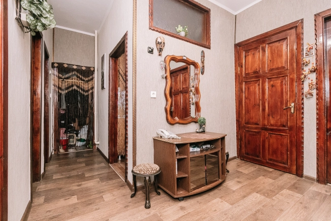 Купить трехкомнатную квартиру в районе Ленинский в Новосибирске. Вариант № 8462578, 8, площадь -  квм, цена 4699999 рублей